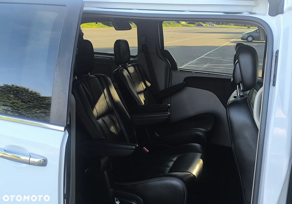 Chrysler Town & Country 3.6 Touring - 12