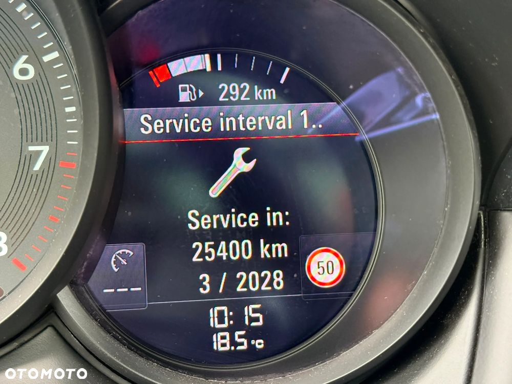 Porsche Macan T - 16