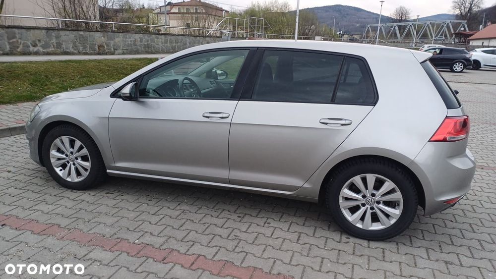 Volkswagen Golf 1.6 TDI BlueMotion Technology Comfortline - 24