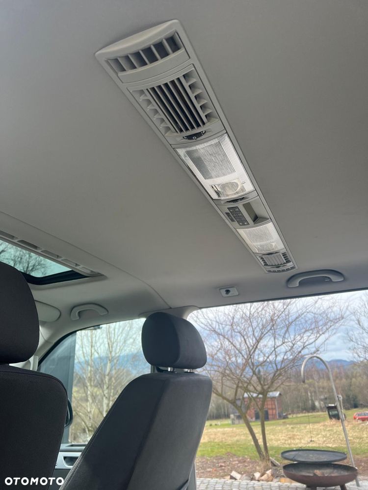 Volkswagen Multivan - 16