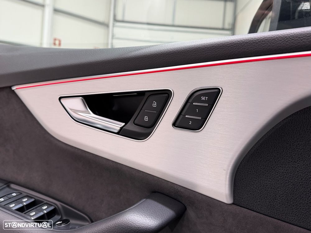 Audi Q8 50 TDI quattro Tiptronic - 23