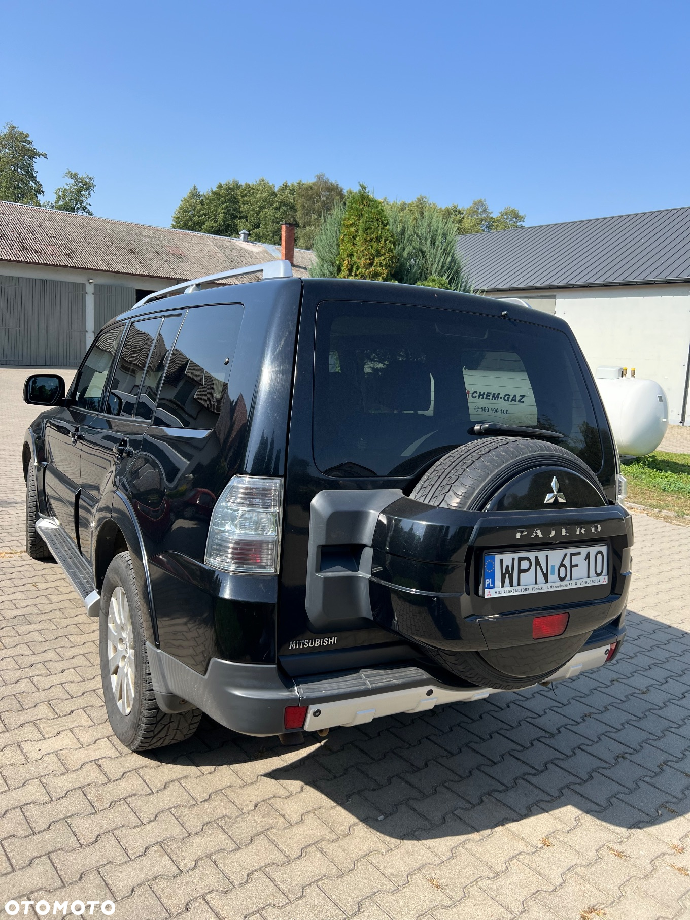 Mitsubishi Pajero - 2