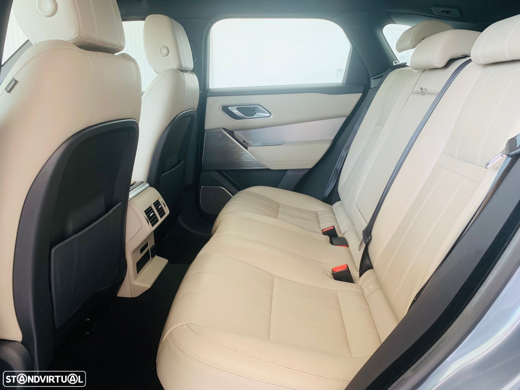 Land Rover Range Rover Velar 2.0 P400e AWD R-Dynamic HSE - 36