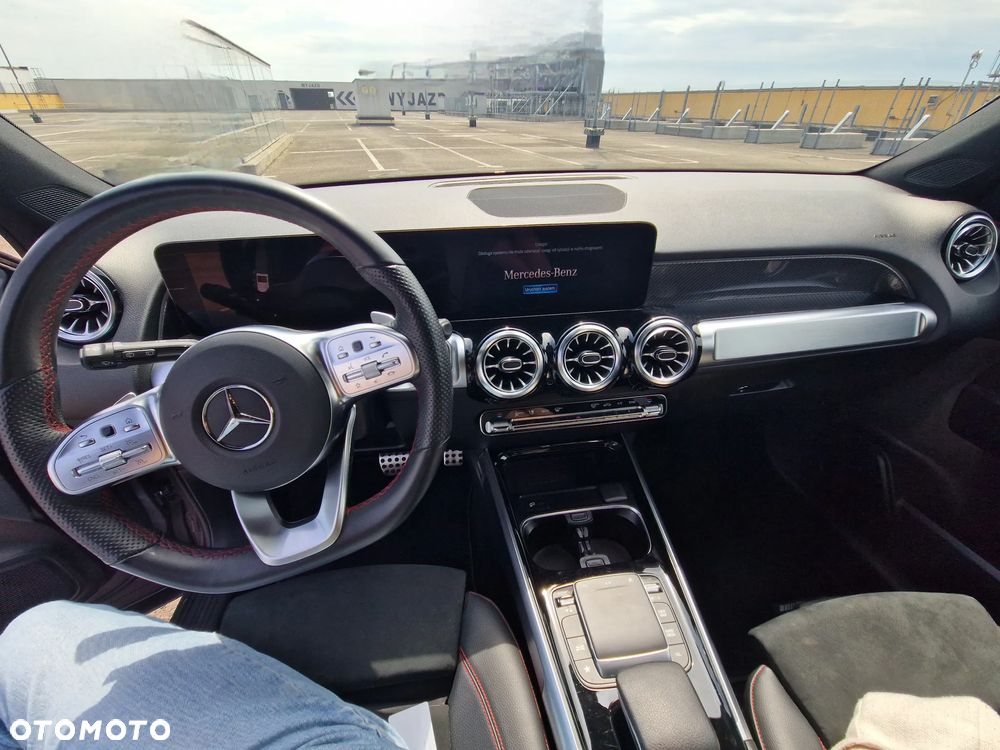 Mercedes-Benz GLB 250 4-Matic AMG Line 8G-DCT - 19