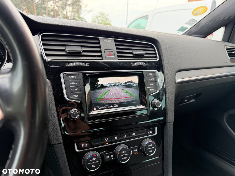 Volkswagen Golf - 20