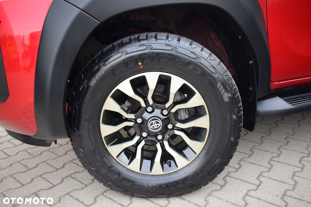Toyota Hilux 2.8 D-4D Double Cab GR Sport 4x4 - 26