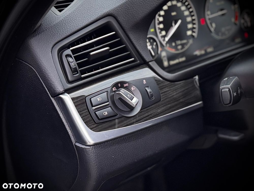 BMW Seria 5 520d Luxury Line - 15