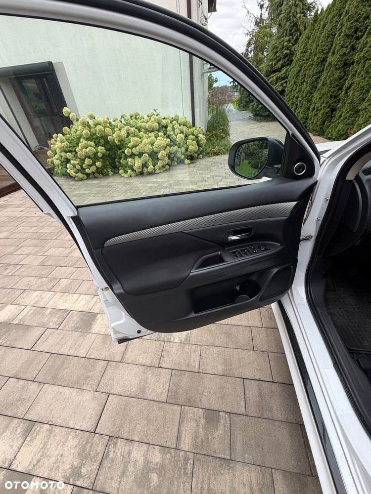 Mitsubishi Outlander 2.2 DID Intense - 14