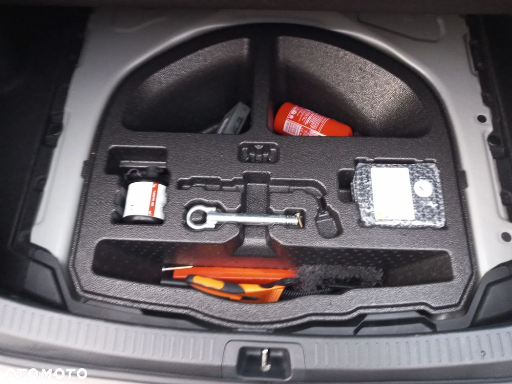 Toyota Corolla 1.8 Hybrid GPF Comfort - 32