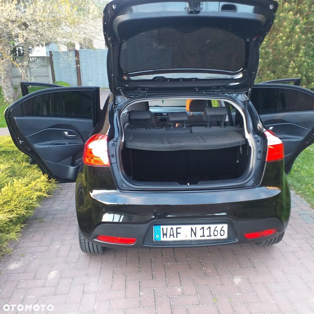 Kia Rio - 12