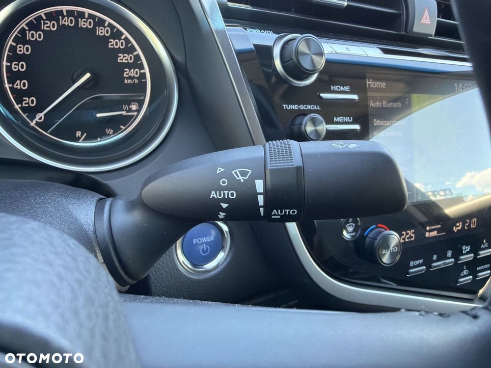 Toyota Camry 2.5 Hybrid Executive CVT - 16