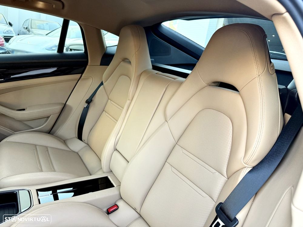 Porsche Panamera 4 E-Hybrid Platinum Edition - 27