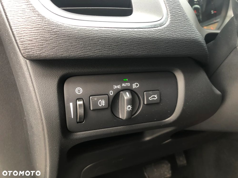 Volvo V40 D3 Geartronic Inscription - 22