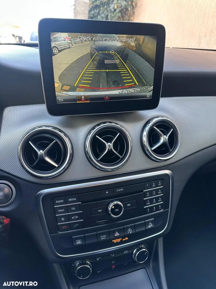 Mercedes-Benz GLA 200 d 4MATIC Aut. - 11