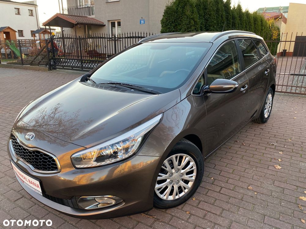 Kia Ceed 1.6 GDI Dream Team Edition - 28