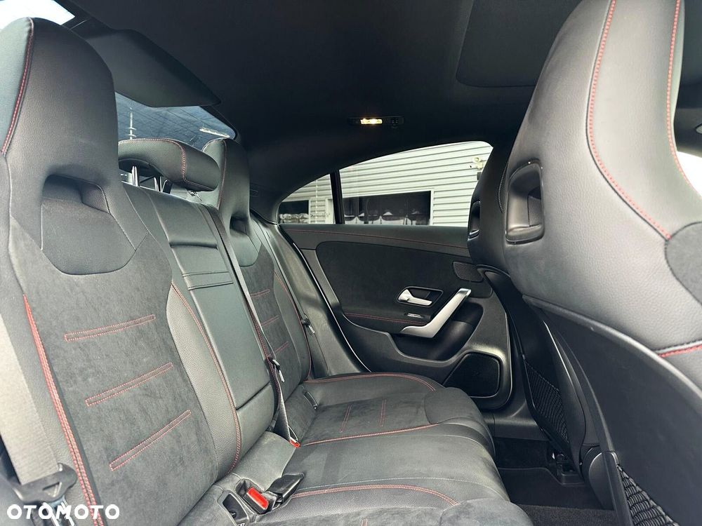 Mercedes-Benz CLA 180 AMG Line 7G-DCT - 12