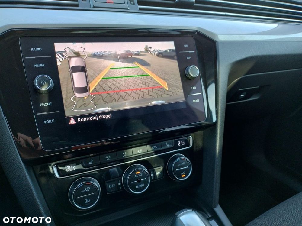 Volkswagen Passat 2.0 TSI Business DSG - 12