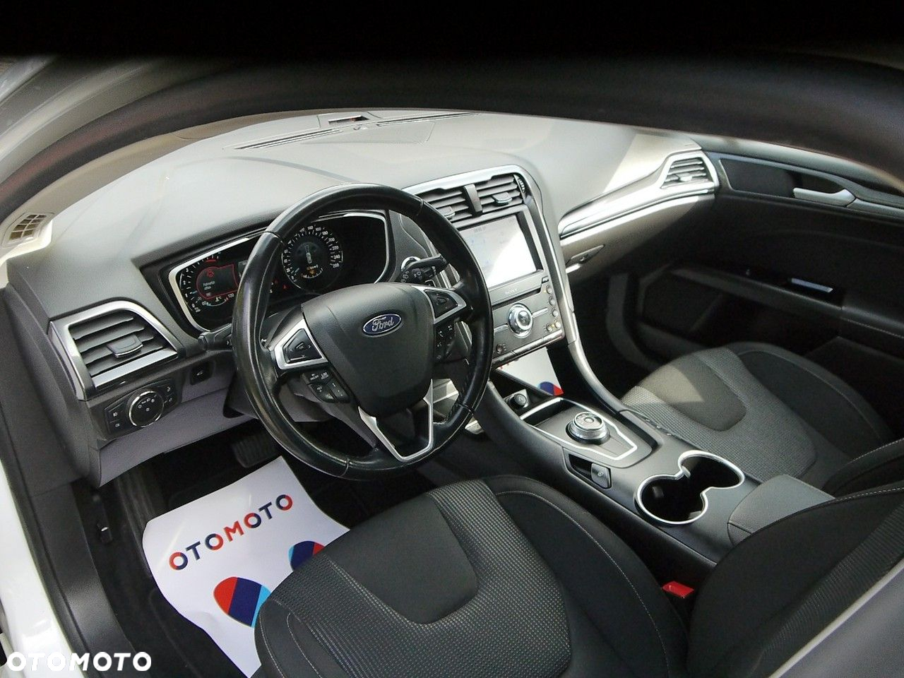 Ford Mondeo - 28