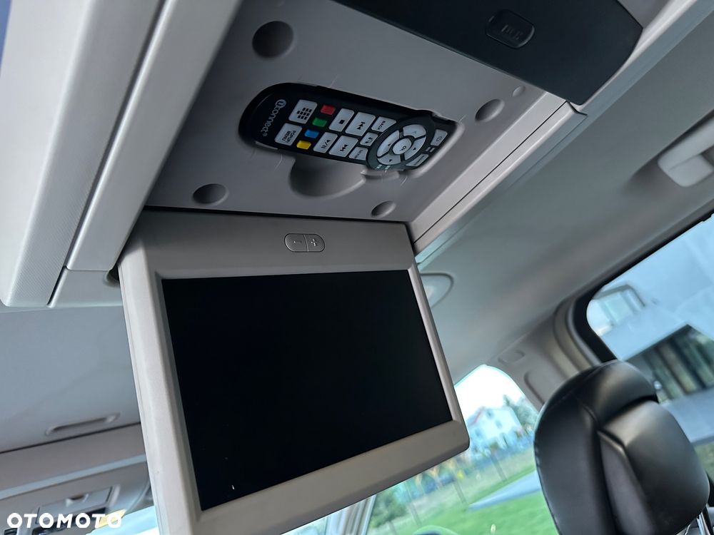 Chrysler Town & Country 3.6 Limited - 16