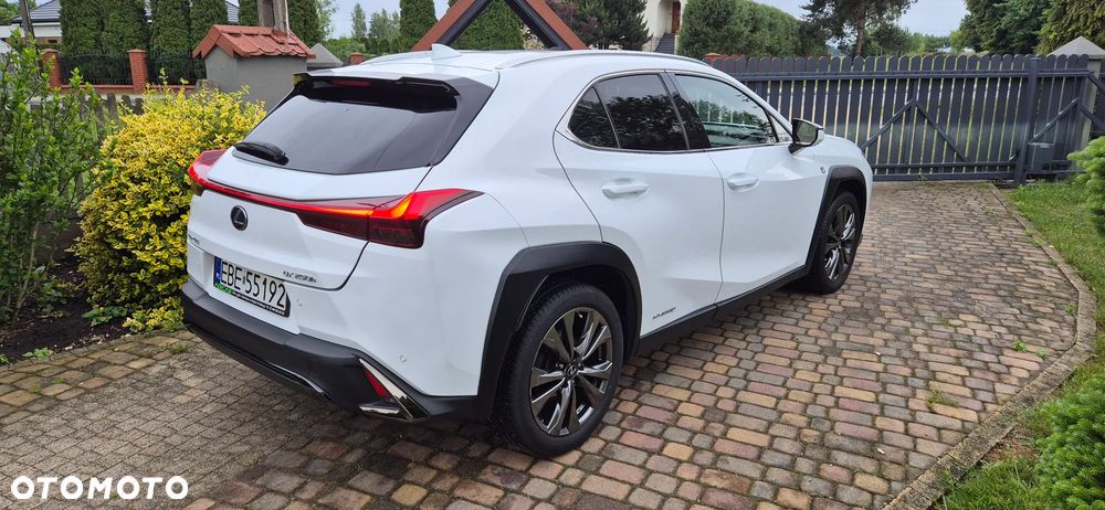 Lexus UX 250h GPF F Sport AWD - 4