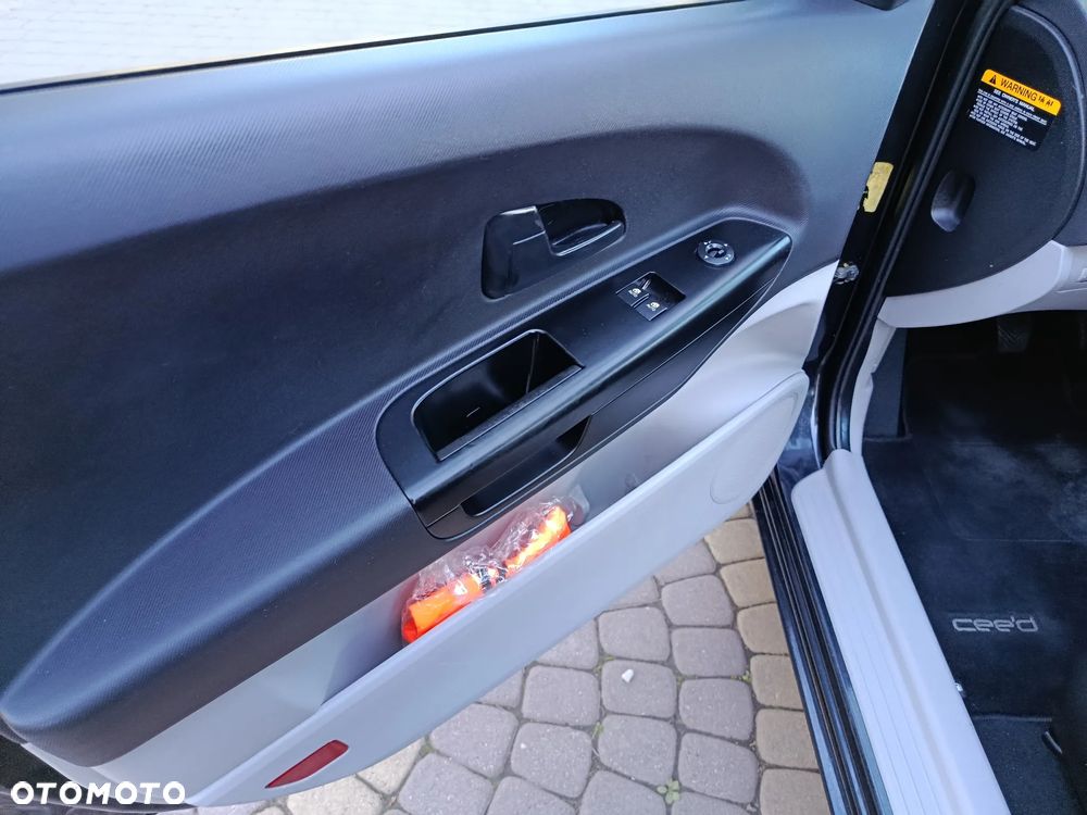Kia Ceed 1.4 CVVT LX - 35