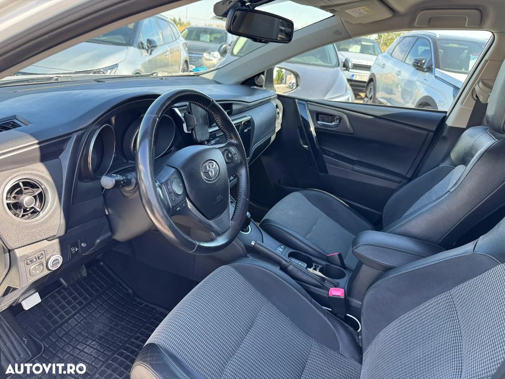 Toyota Auris 1.8 L VVT-i Hybrid Sol - 8