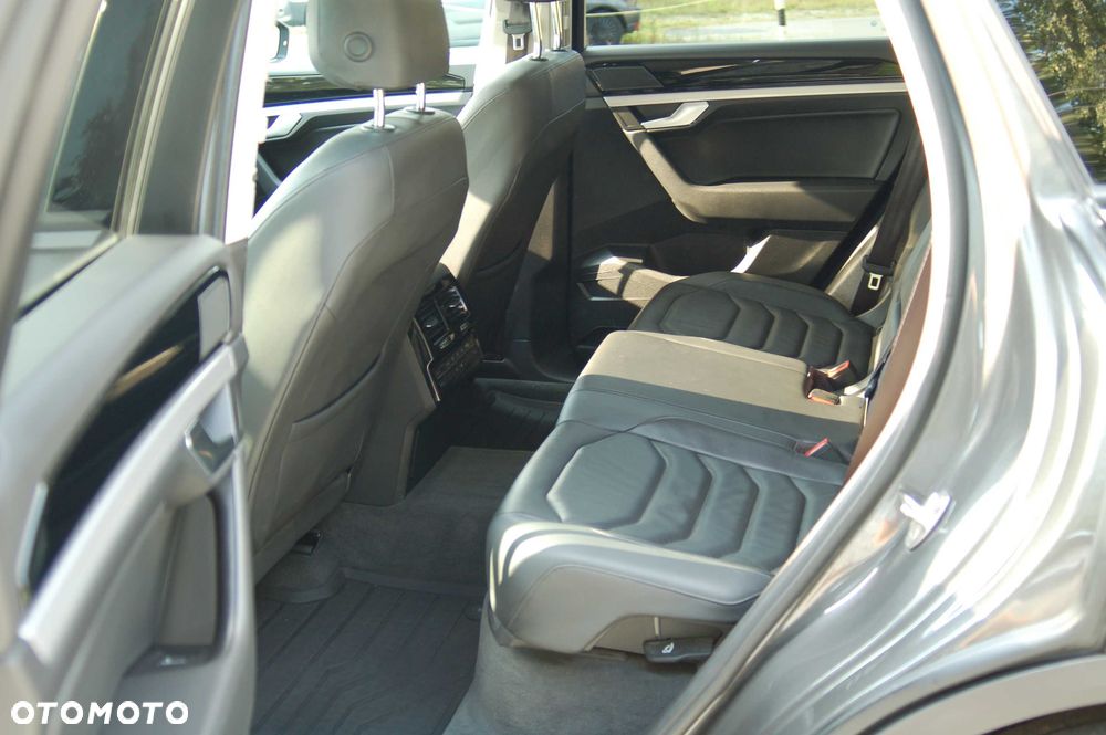 Volkswagen Touareg - 8