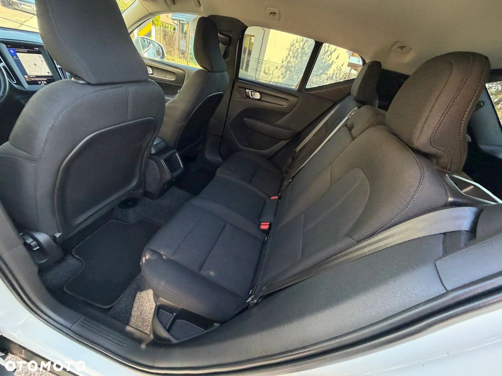 Volvo XC 40 T3 Momentum - 31