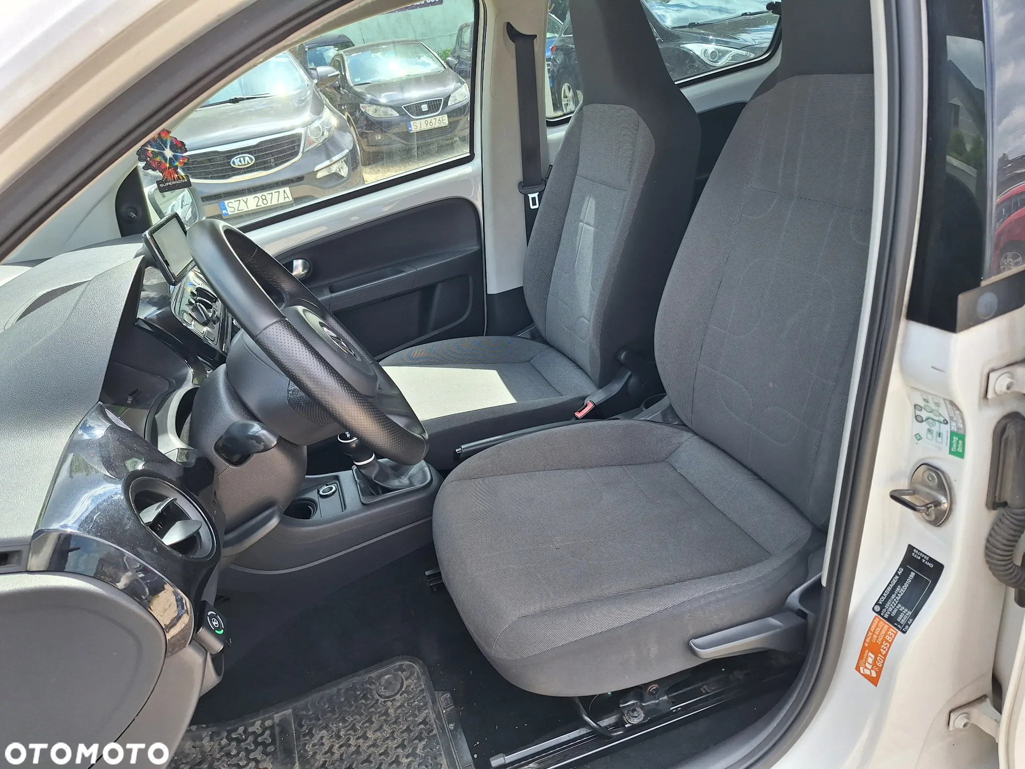 Volkswagen up! 1.0 high - 14