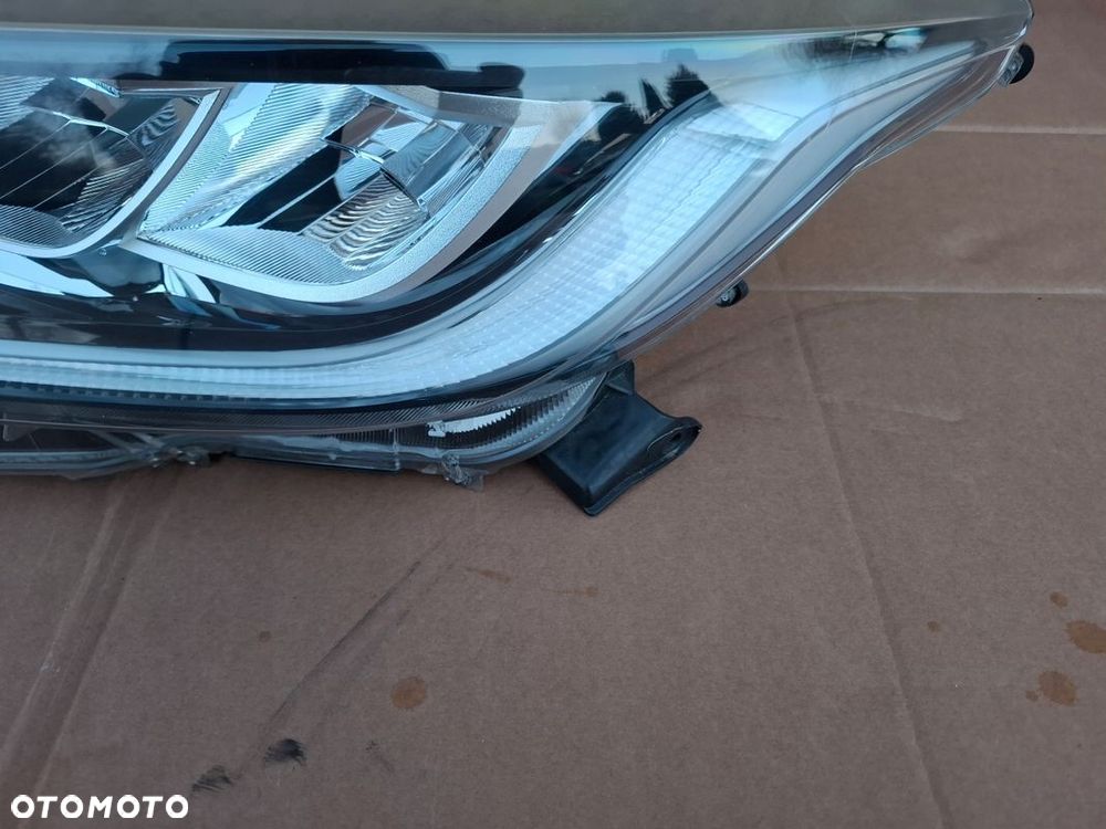 LAMPA PRZEDNIA TOYOTA YARIS IV FULL LED ORYGINAŁ - 2