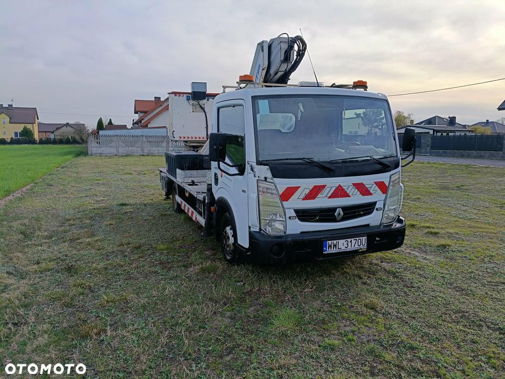 Renault Maxity - 1