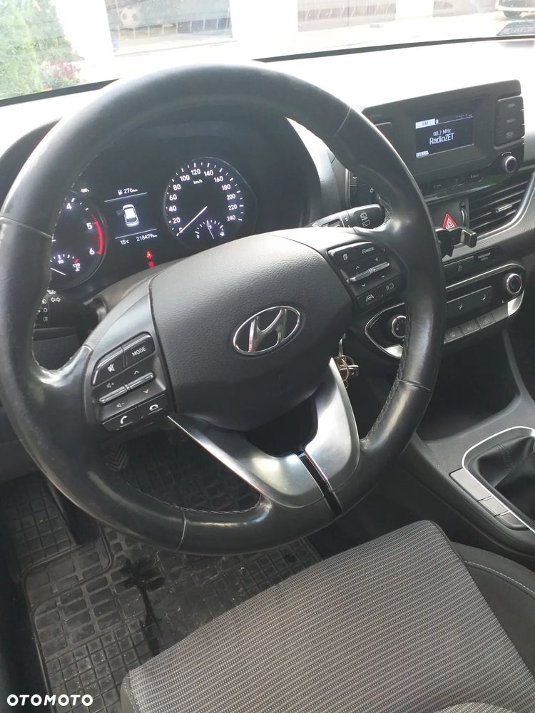Hyundai i30 1.6 D Comfort - 11