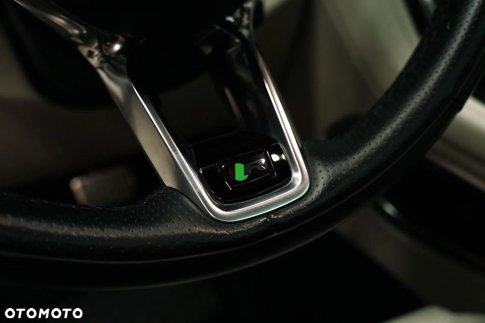 Jaguar F-Pace 2.0 P250 mHEV AWD R-Dynamic Black - 27