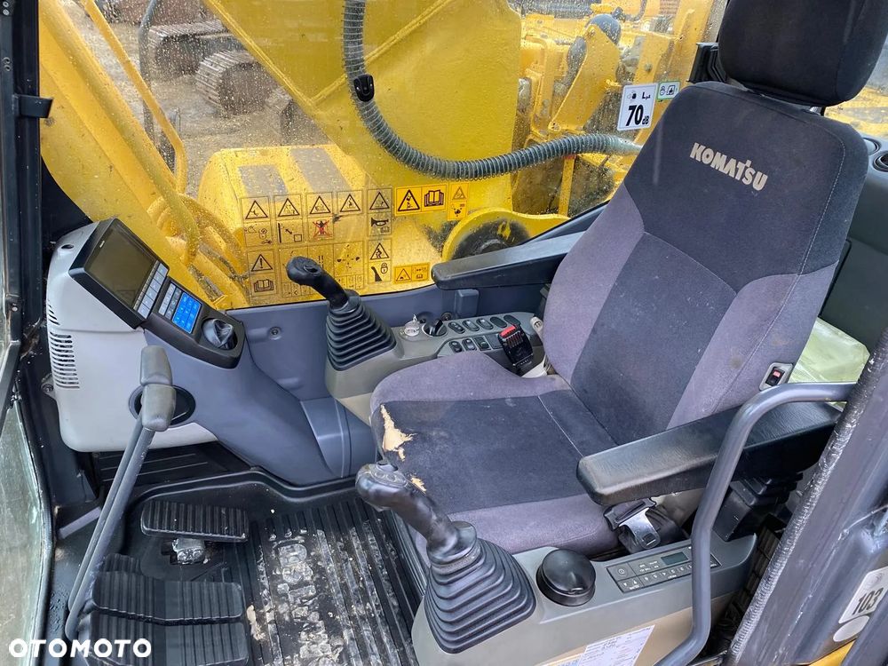 Komatsu PC240LC-10 - 16