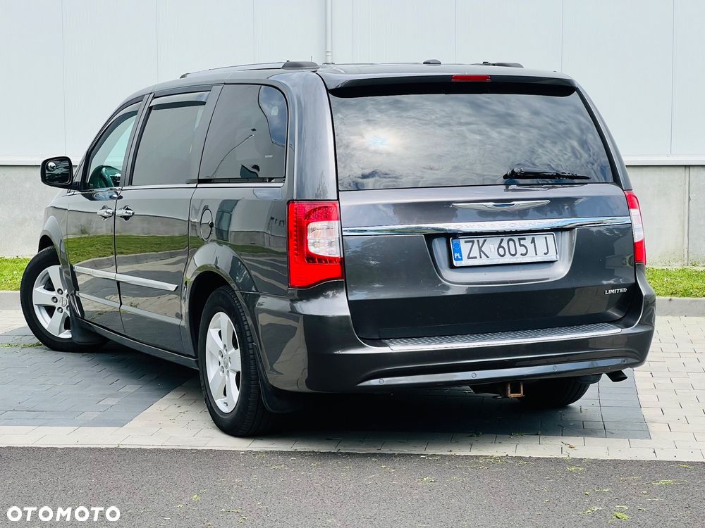 Chrysler Town & Country 3.6 Limited - 19