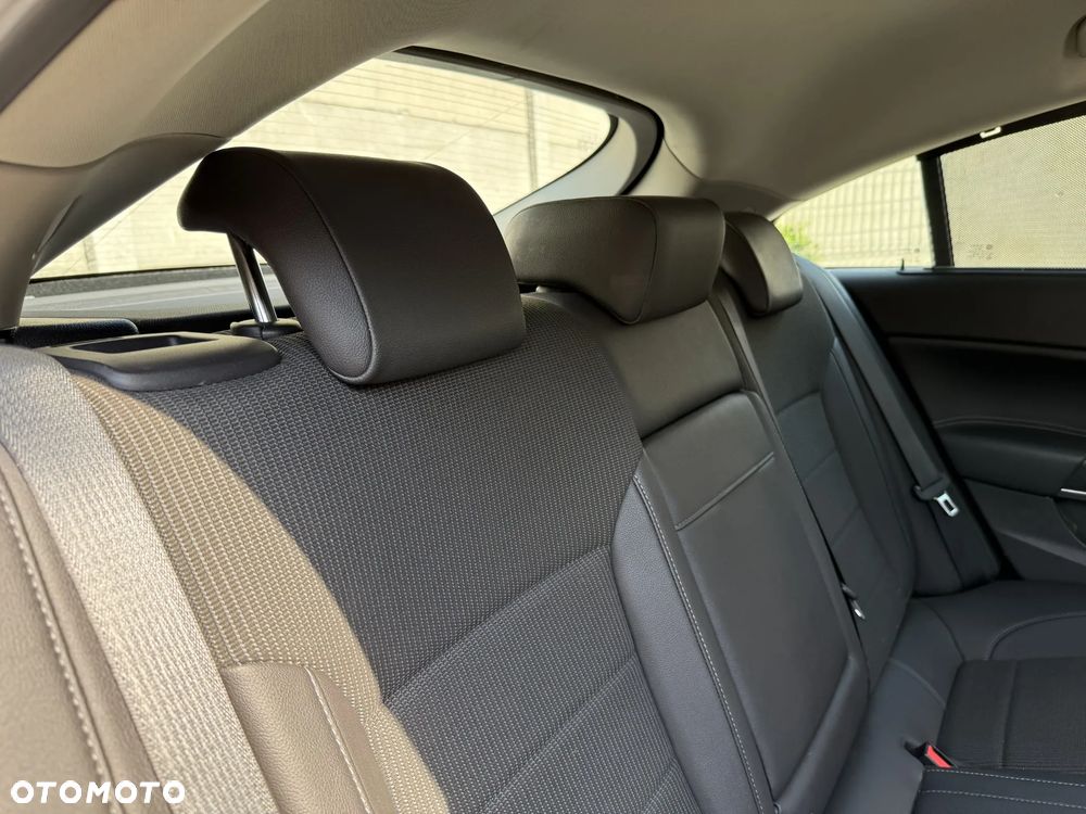 Opel Insignia - 18