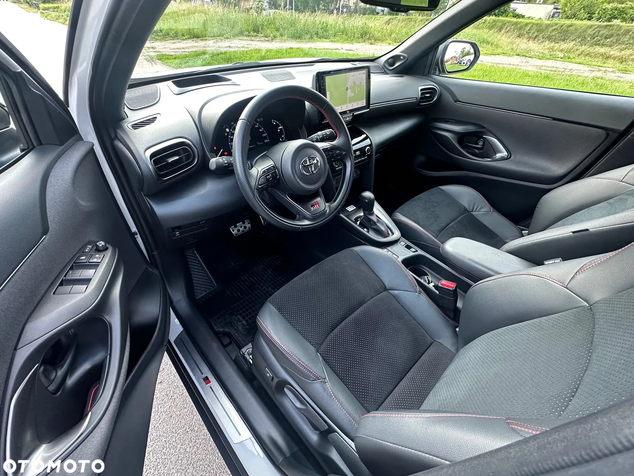 Toyota Yaris Cross Hybrid 1.5 GR Sport - 23