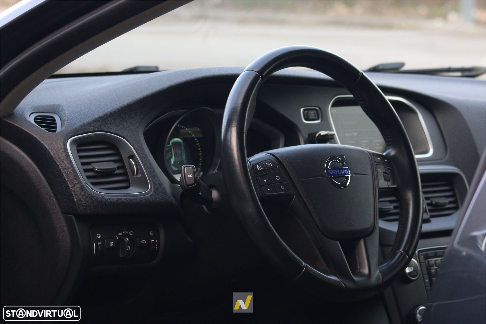 Volvo V40 1.6 D2 Momentum Powershift Eco - 18