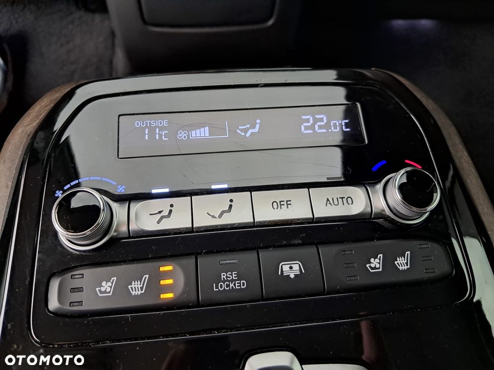 Genesis G90 - 29