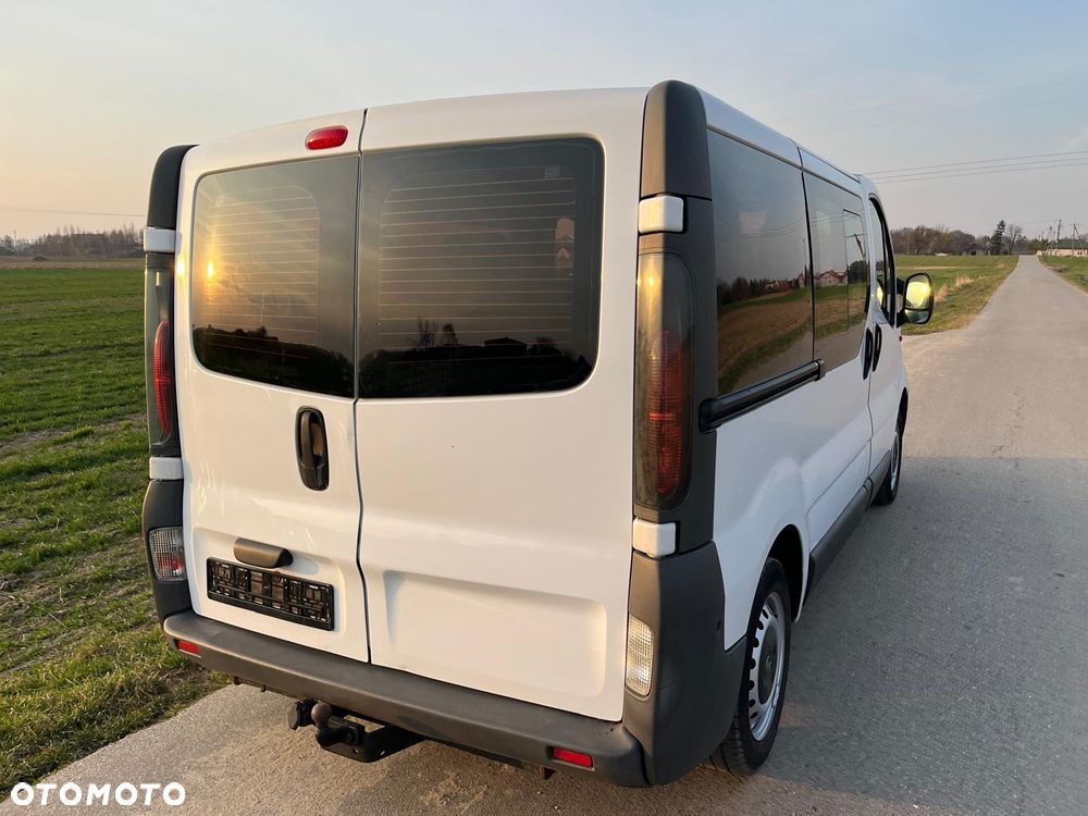 Opel Vivaro - 11