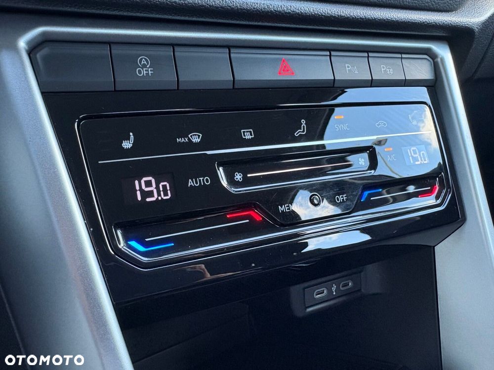 Volkswagen T-Roc - 25