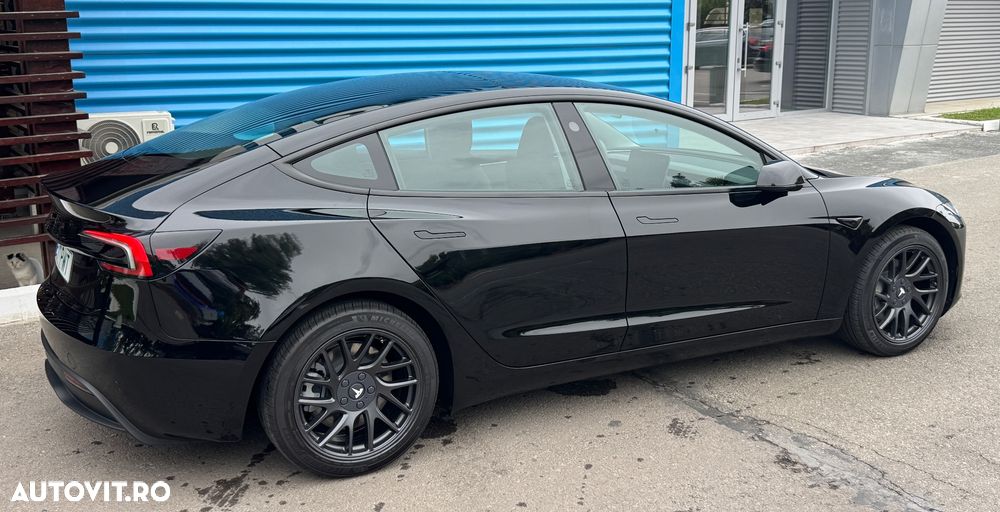 Tesla Model 3 - 21