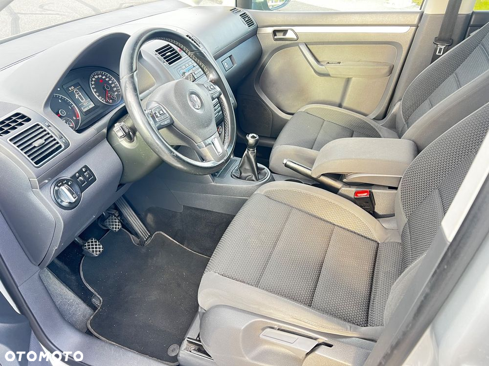 Volkswagen Touran - 6