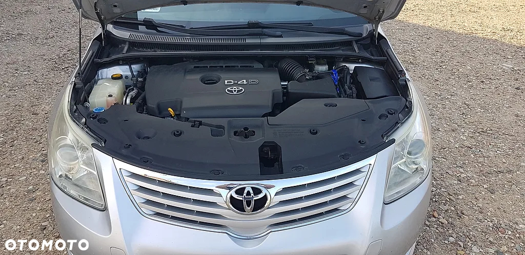 Toyota Avensis 2.0 D-4D Combi Executive - 18