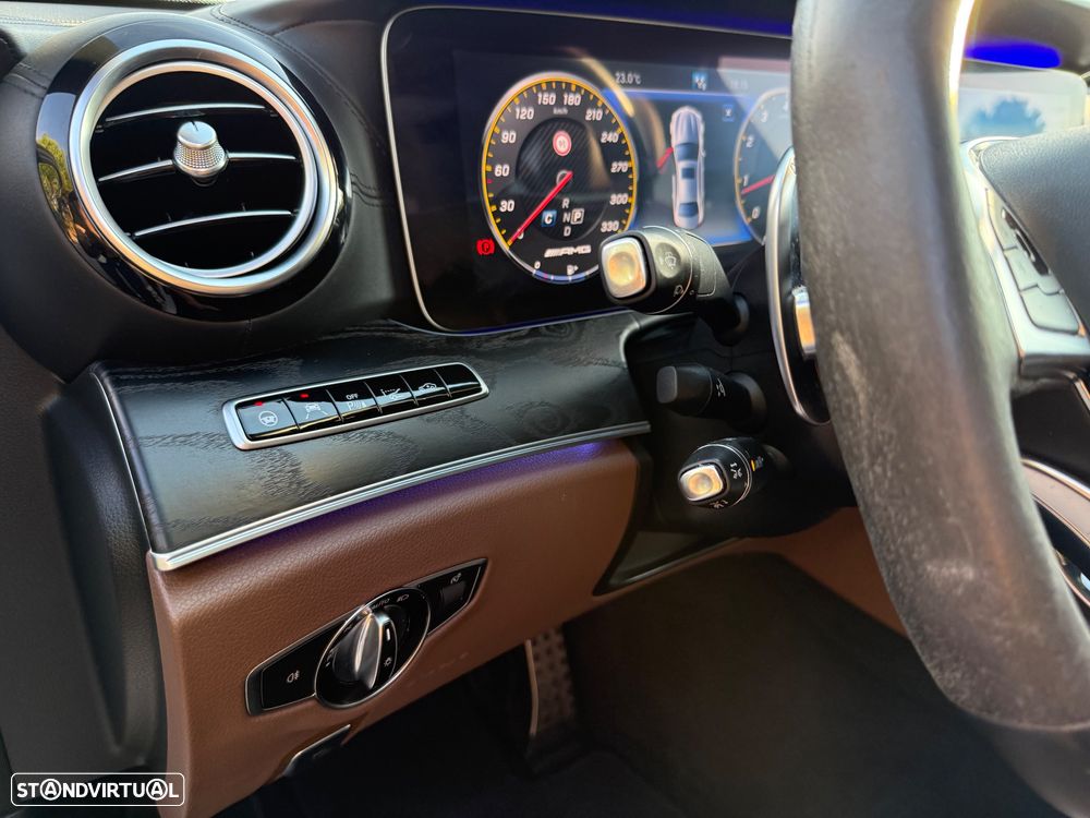 Mercedes-Benz E 63 AMG S 4-Matic+ - 27