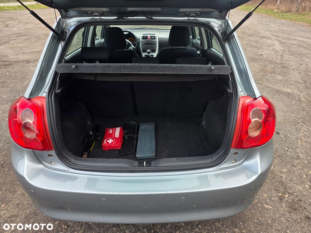 Toyota Auris 2.0 D-4D - 11