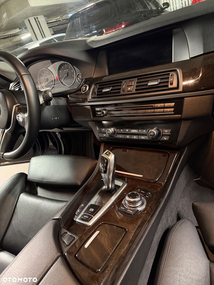BMW Seria 5 535i xDrive - 31