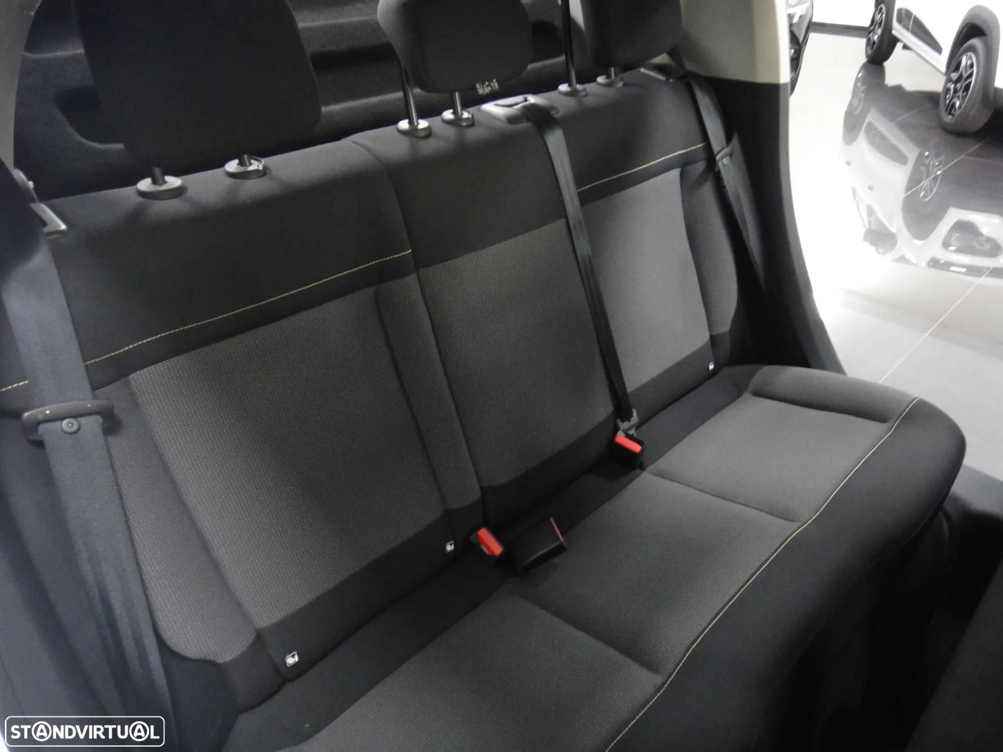 Citroën C3 1.2 PureTech Shine - 19