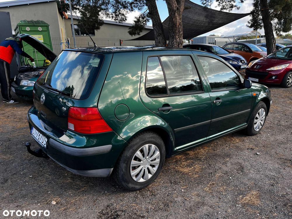 Volkswagen Golf - 8