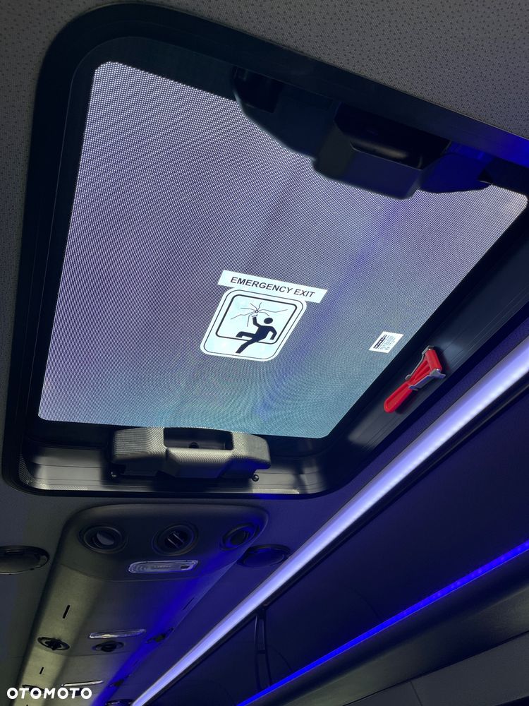 Mercedes-Benz Sprinter 517 - 19